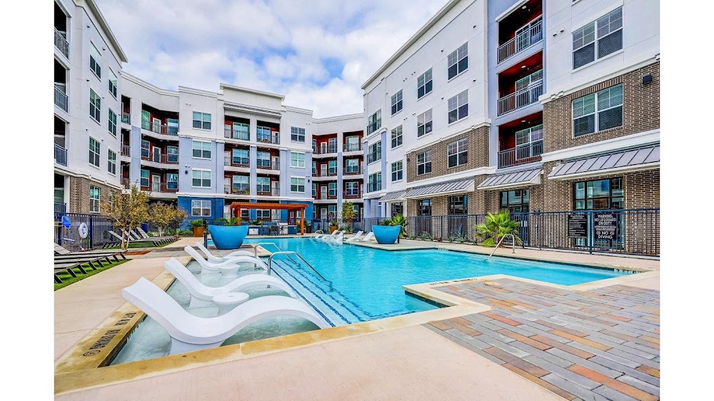 Shoreview Flats