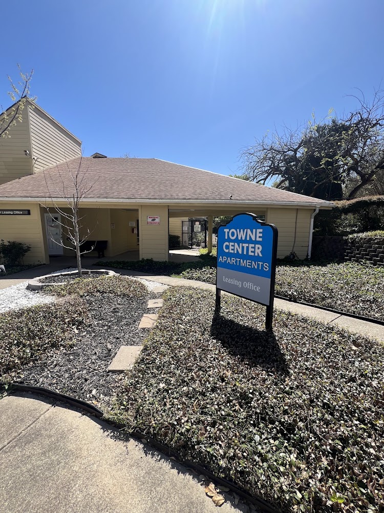 Towne Center Apartments