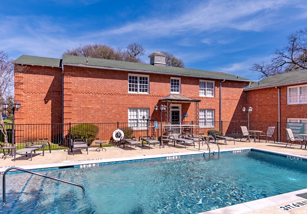 Hampton Plaza at Kessler Park