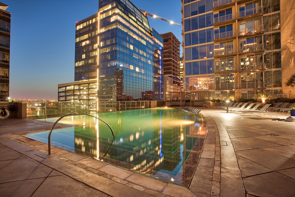 Glass House by Windsor Apartments
