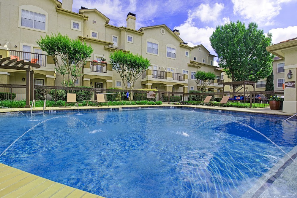 Monticello Oaks Townhomes Apartments