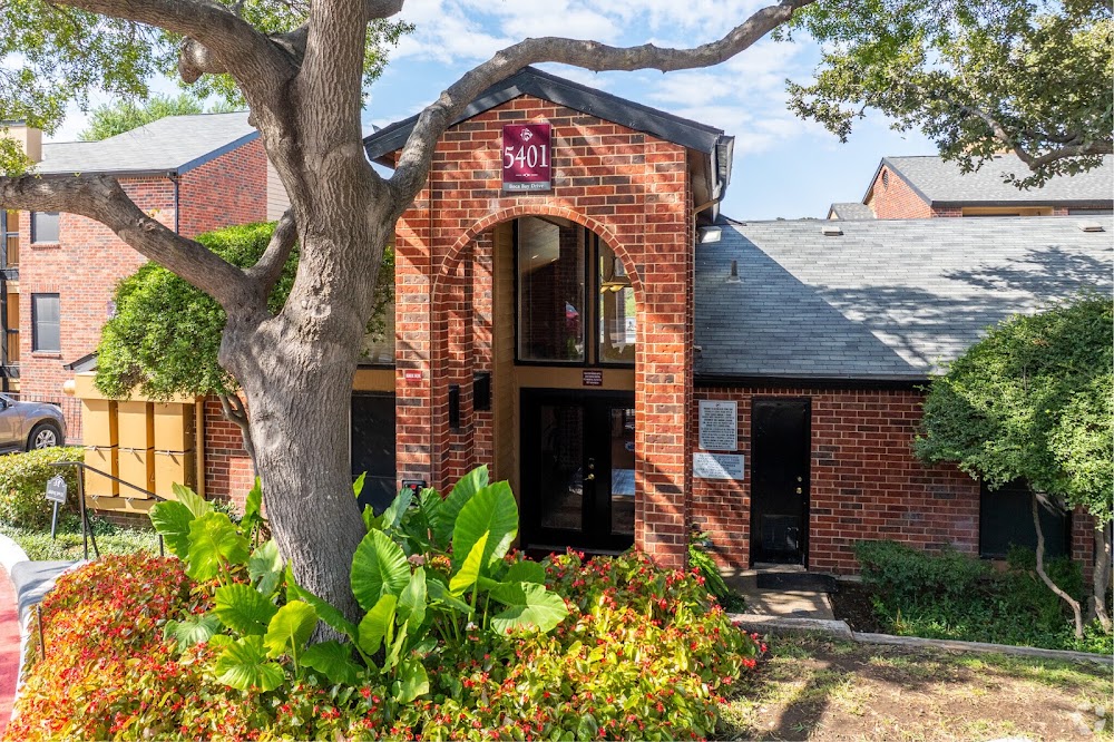 Falcon Ridge Apartments