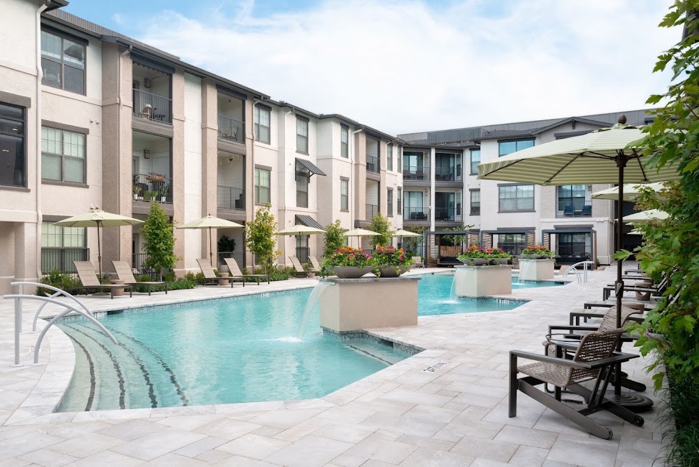 Fitzhugh Urban Flats Apartments