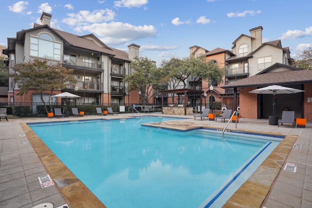 Carrara at Cole Apartments