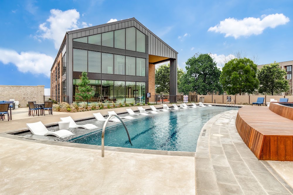 Lenox Lake Highlands Apartments