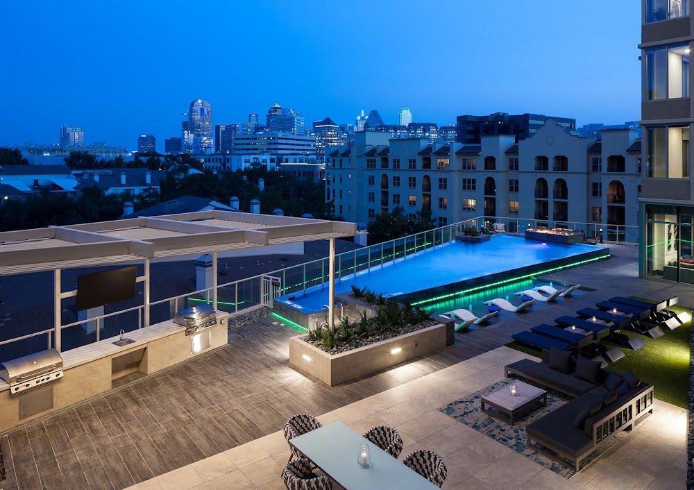 Carlisle & Vine Apartments
