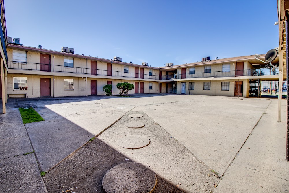 Polk Villas Apartments