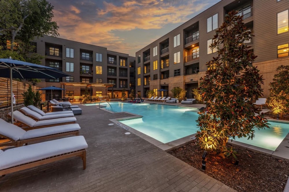 Ross + Peak Apartments
