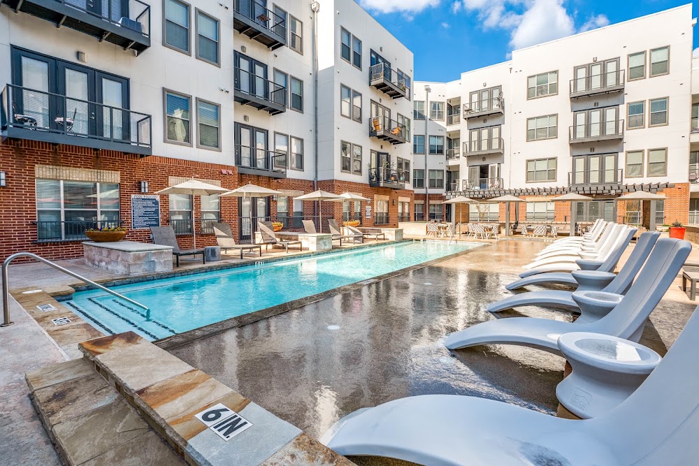 2929 Wycliff Apartments