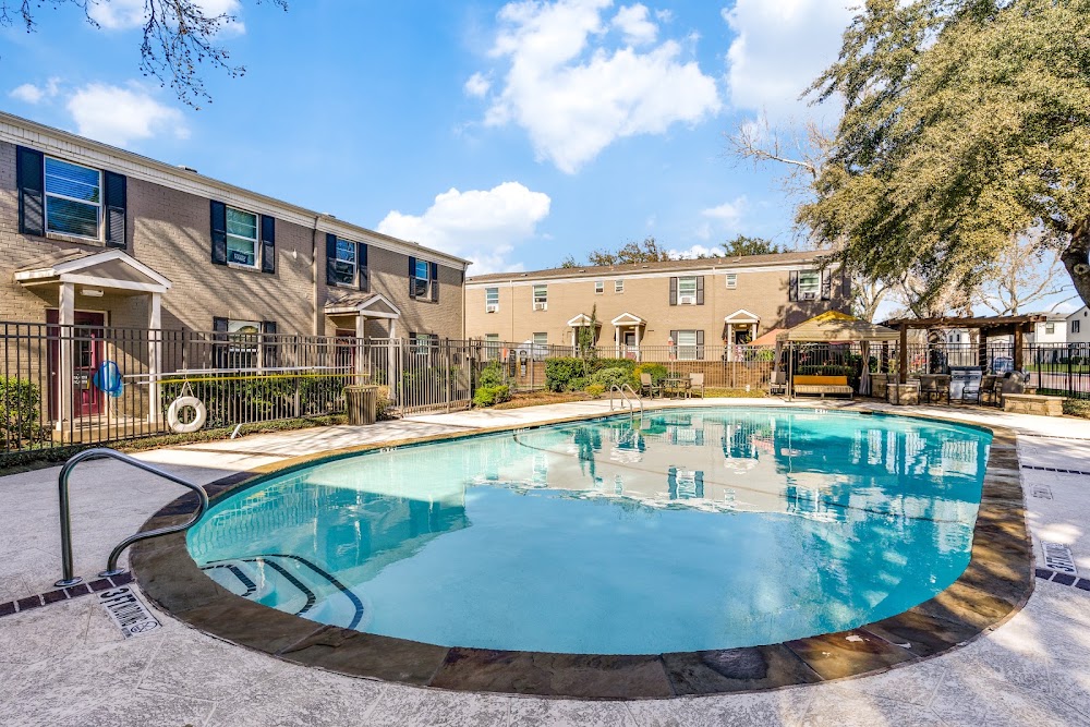 The Monroe Townhomes & Apartments