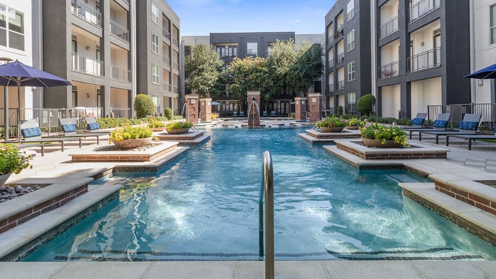 Icon at Ross Apartments