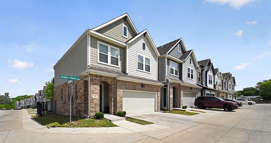 Echelon At Reverchon Bluffs Rental Homes